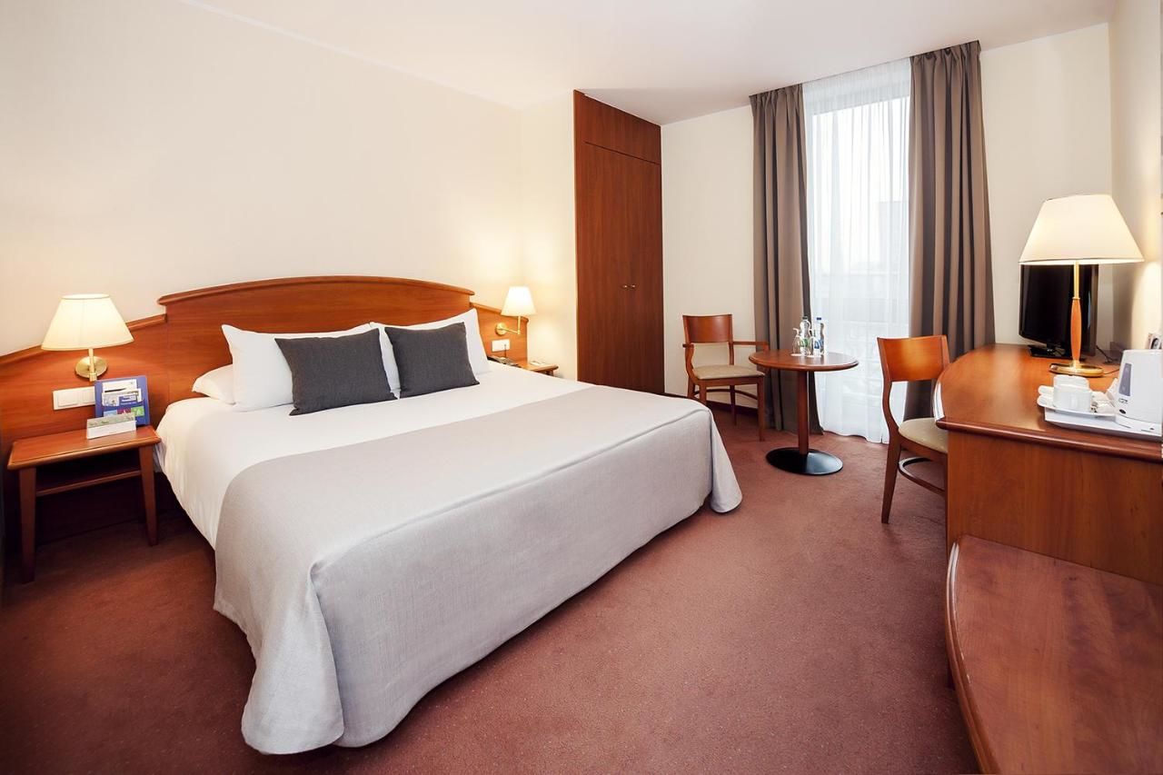 Отель Hotel Mercure Poznań Centrum Познань